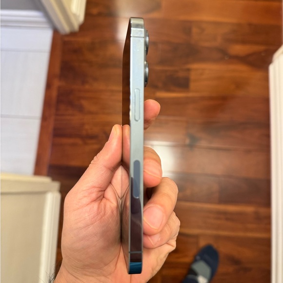 iPhone 13 Pro Unlocked Mint Condition - Picture 4 of 10